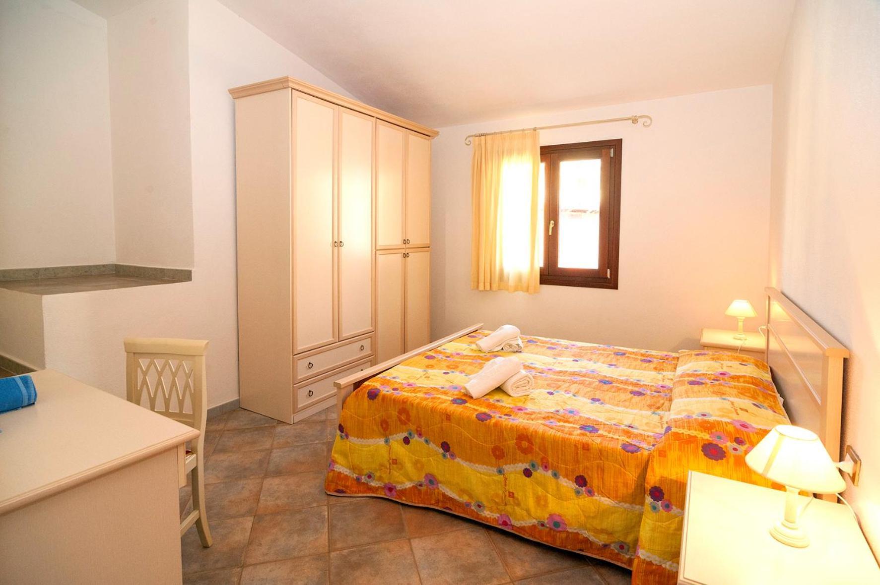 Li Troni Aparthotel Budoni Exteriör bild