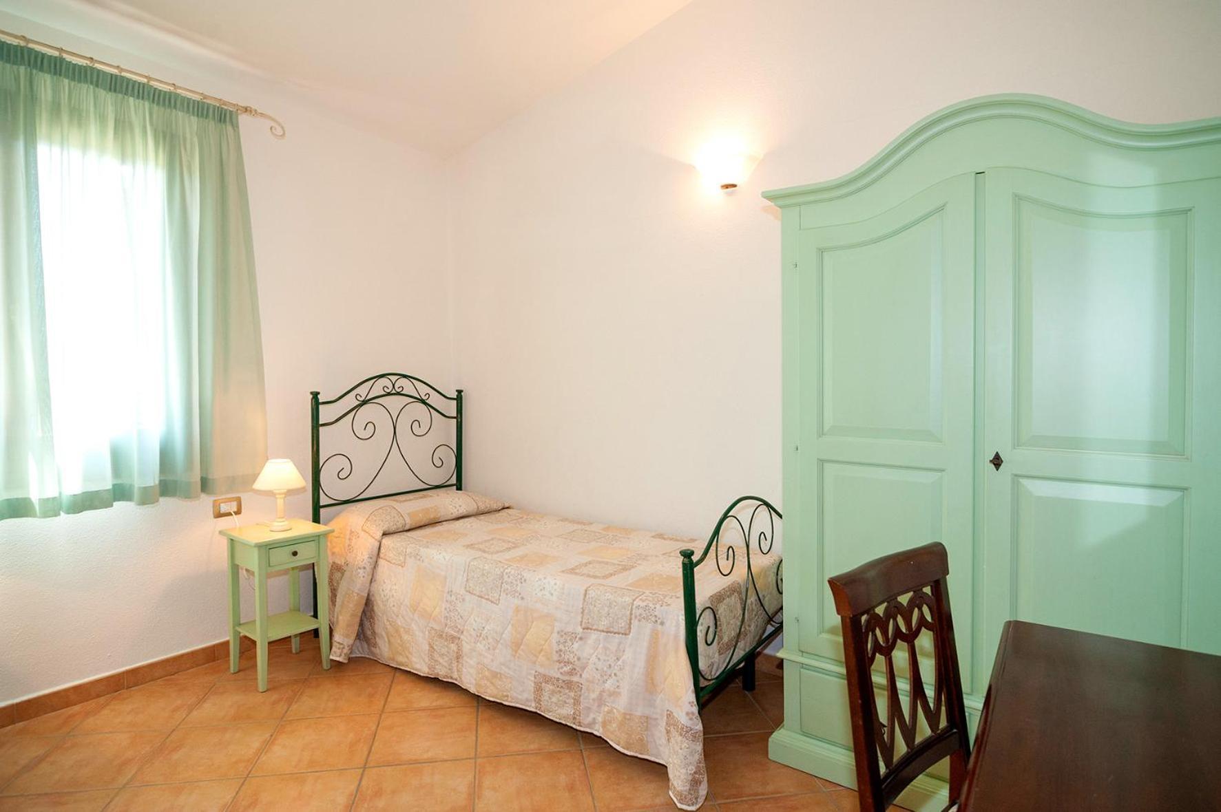 Li Troni Aparthotel Budoni Exteriör bild